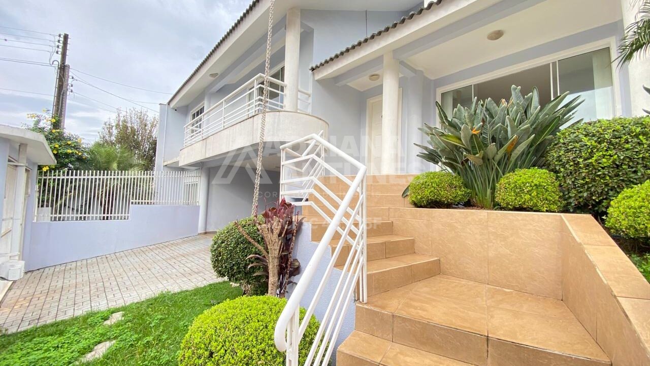 CASA A VENDA NO CENTRO DE XANXERÊ COM SALA COMERCIAL OU ESCRITORIO